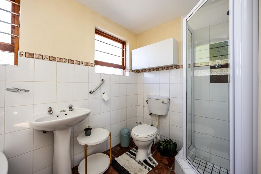 To Let 4 Bedroom Property for Rent in Selborne Eastern Cape